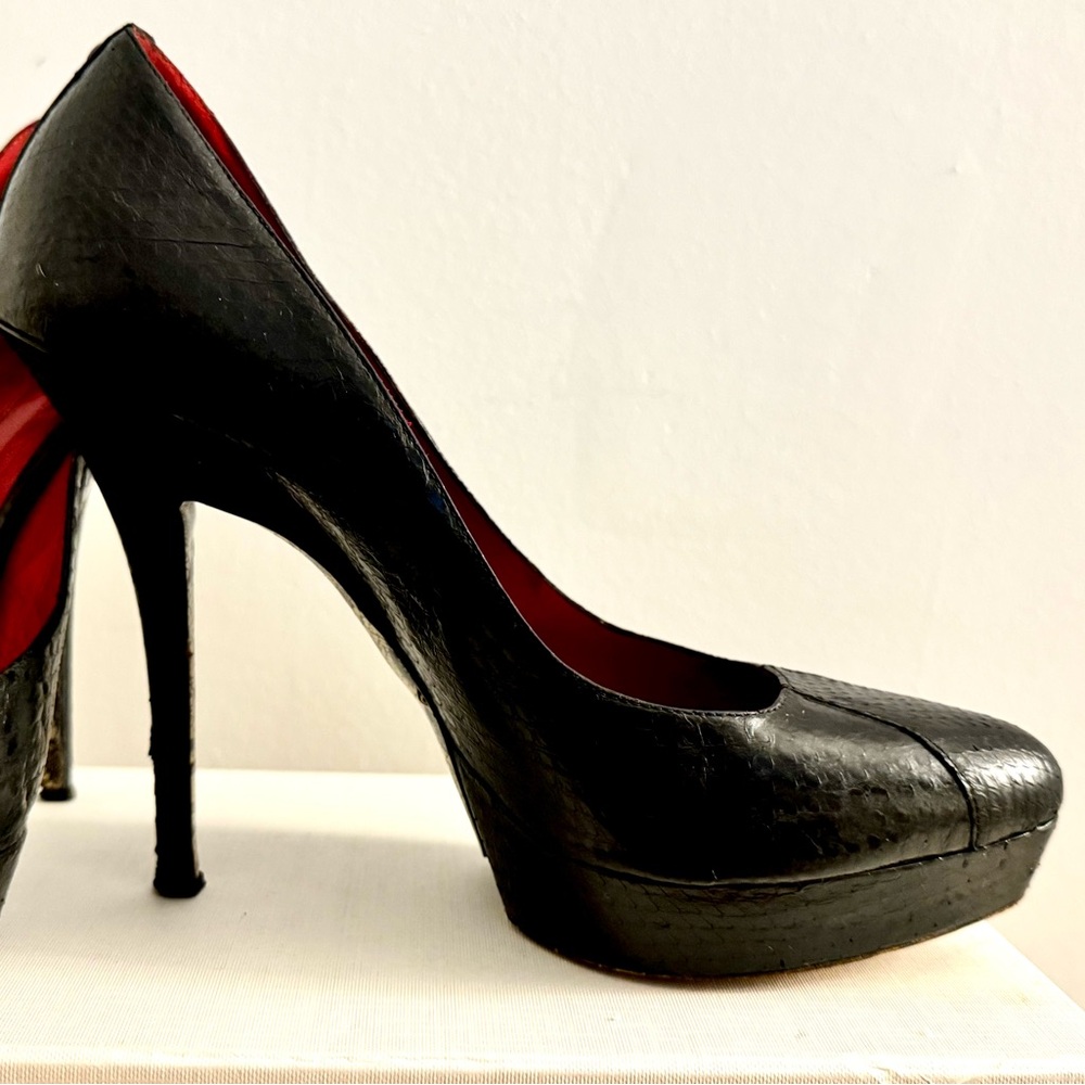 Cesare Paciotti Black Python Platform Pumps Still… - image 4
